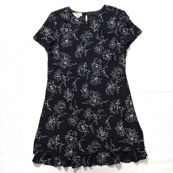 𝅺MAGGY London  Black Floral Mini Dress - Picture 1 of 7